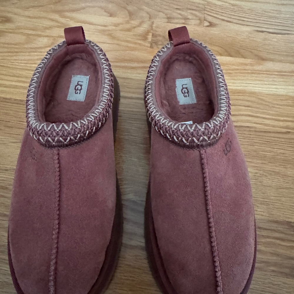 UGG Platform Tasman Slipper in Red Jasper, size 9